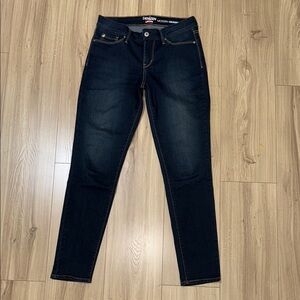Denizen from Levi's Blue Modern Skinny Jeans with Stretch